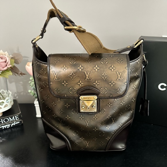 Louis Vuitton Handbags - Louis Vuitton Limited Edition Bronze Monogram Embossed Leather Sergent Bag